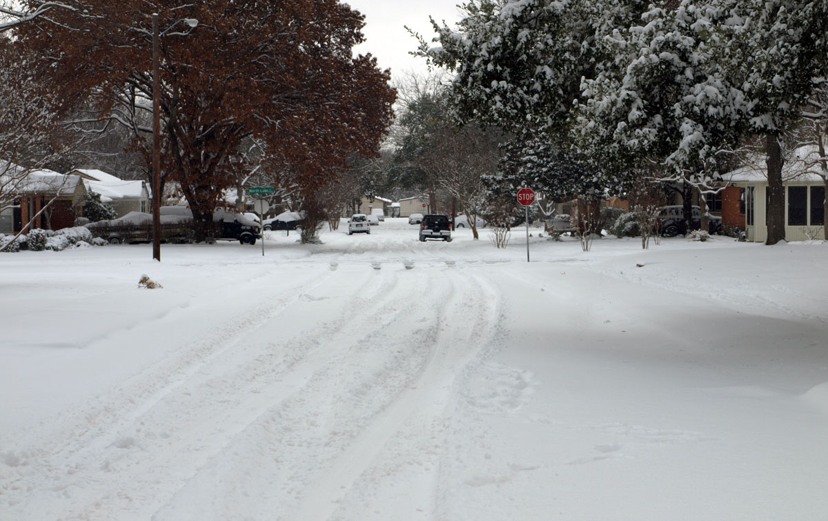 Snow on the ground in Dallas Feb 4, 2011